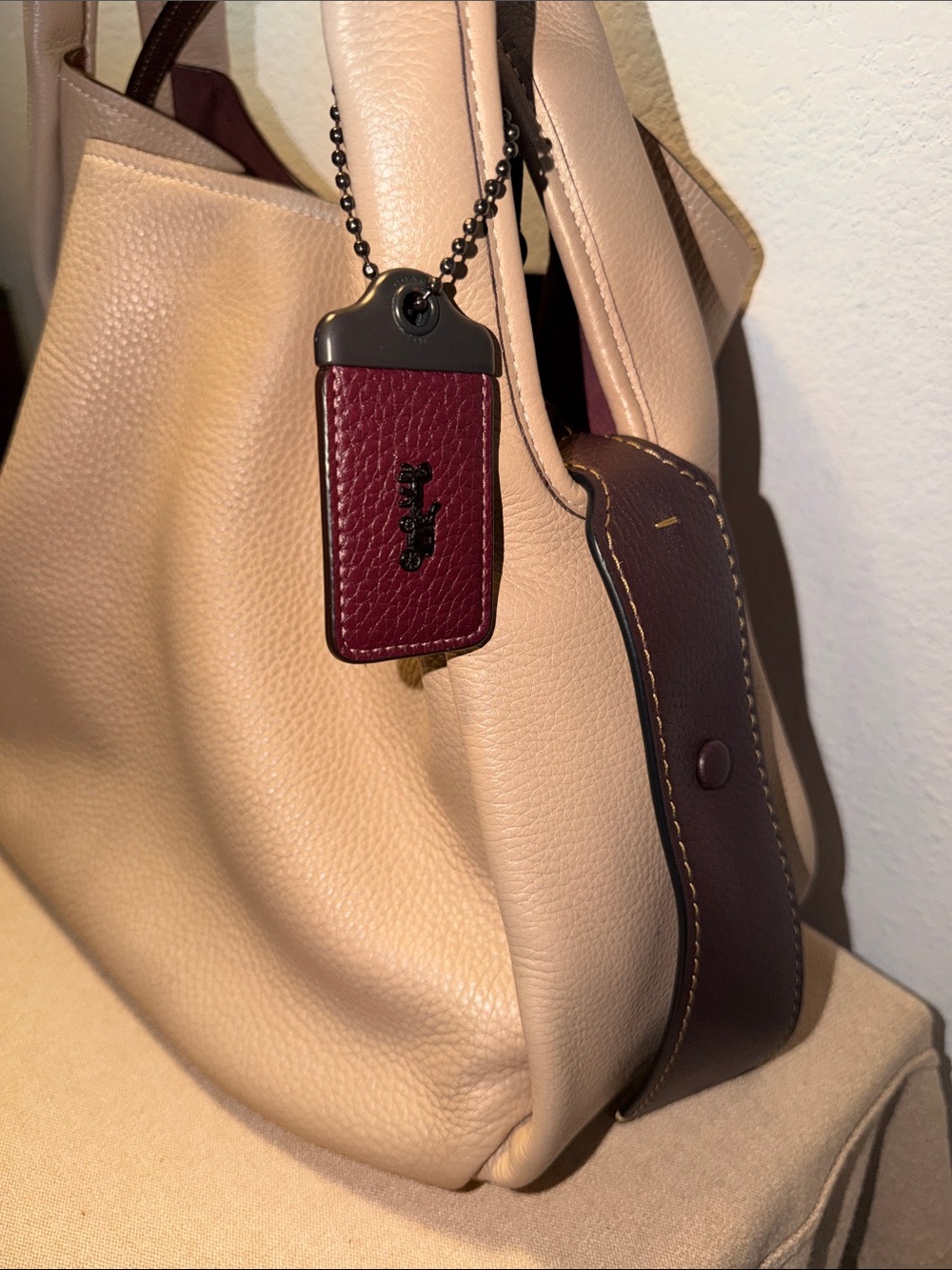 COACH BANDIT HOBO 39
BEECHWOOD/BLACK-COPPER - Picture 2 of 12